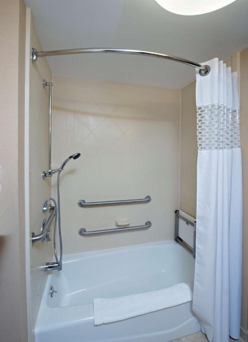 Hampton Inn By Hilton Bennington image 6